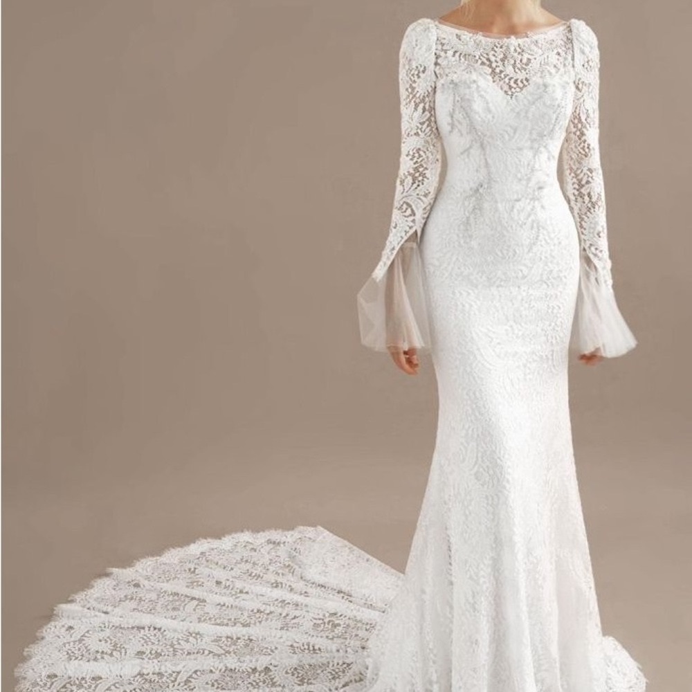 Elegant White Lace Wedding Dress